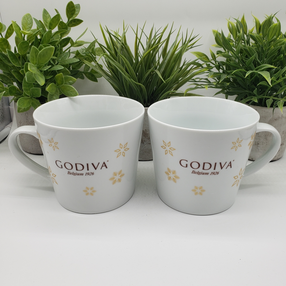 Godiva Belgium 1926 Oversized 32oz Set of 2 Coffee Hot Chocolate Snowflake Mugs